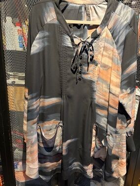 Melissa McCarthy Painterly Tie-Neck Tunic in Black, Peach and Gray